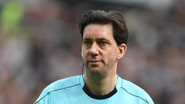 Spielte in der Jugend mit Bayern-Co-Trainer Robert Kovac zusammen: Schiedsrichter Manuel Gräfe. Spielte in der Jugend mit Bayern-Co-Trainer Robert Kovac zusammen: Schiedsrichter Manuel Gräfe.