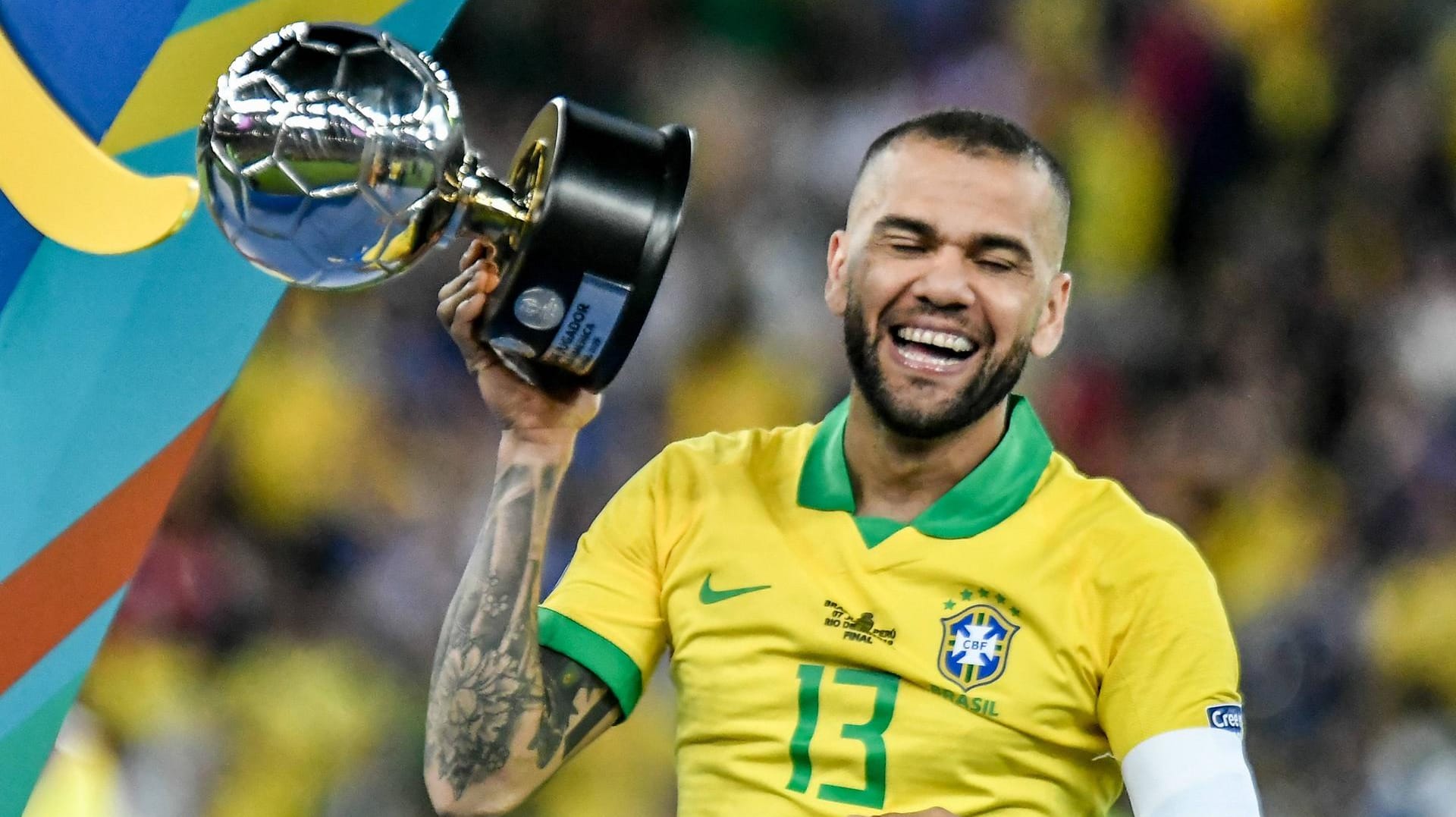 Der Brasilianer Dani Alves sucht einen neuen Klub.