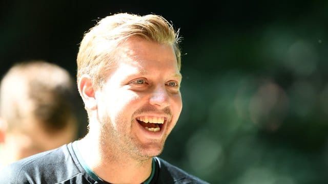 Feierte mit Werder einen deutlichen Testspielsieg: Bremen-Coach Florian Kohfeldt. Feierte mit Werder einen deutlichen Testspielsieg: Bremen-Coach Florian Kohfeldt.