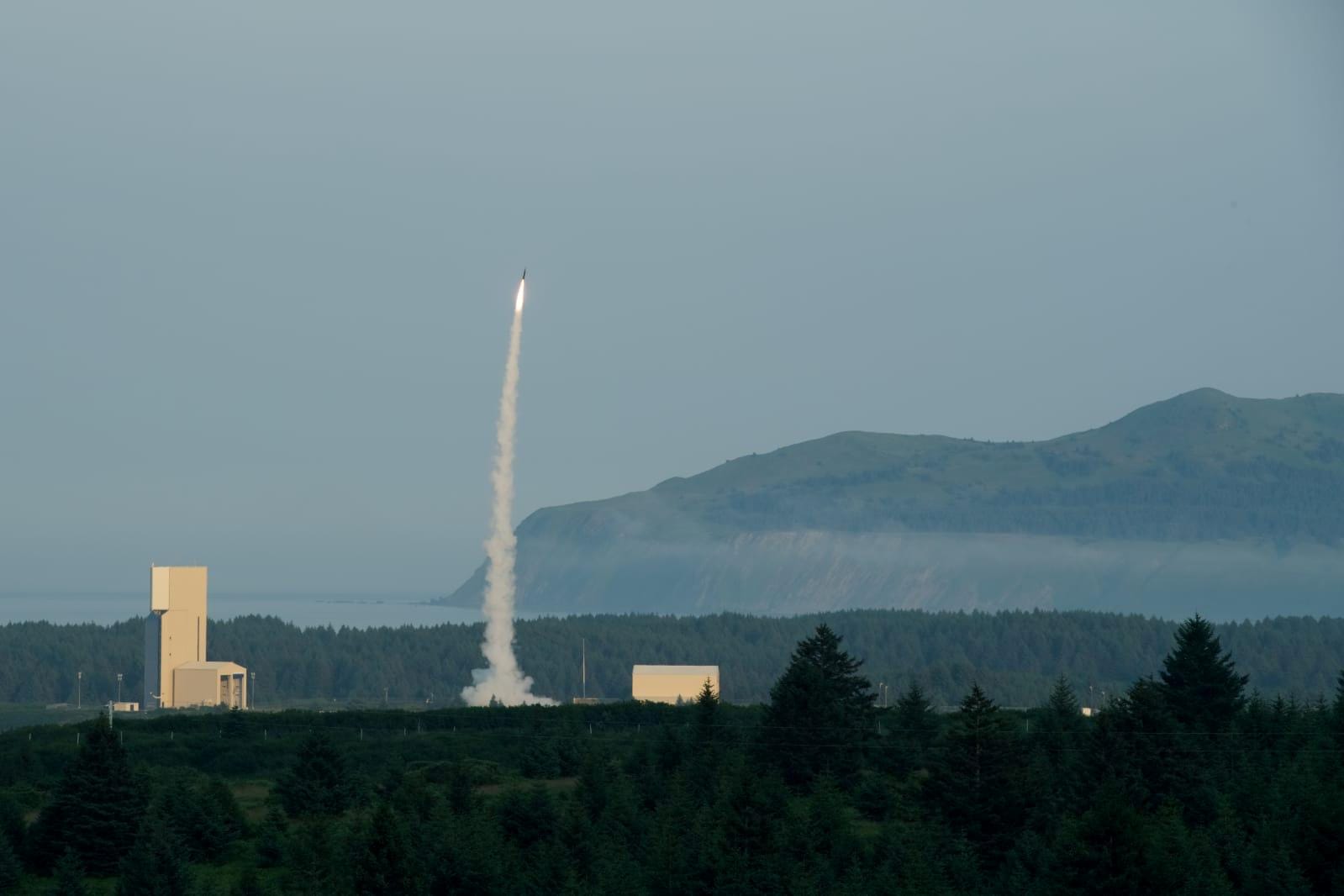 Das Arrow 3-System im Test: Arrow 3 kann ballistische Raketen außerhalb der Atmosphäre abfangen.