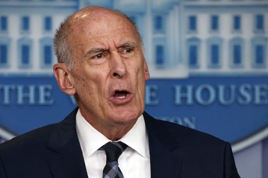 Geheimdienstkoordinator Dan Coats verlässt seinen Posten in der Regierung von Präsident Donald Trump am 15.