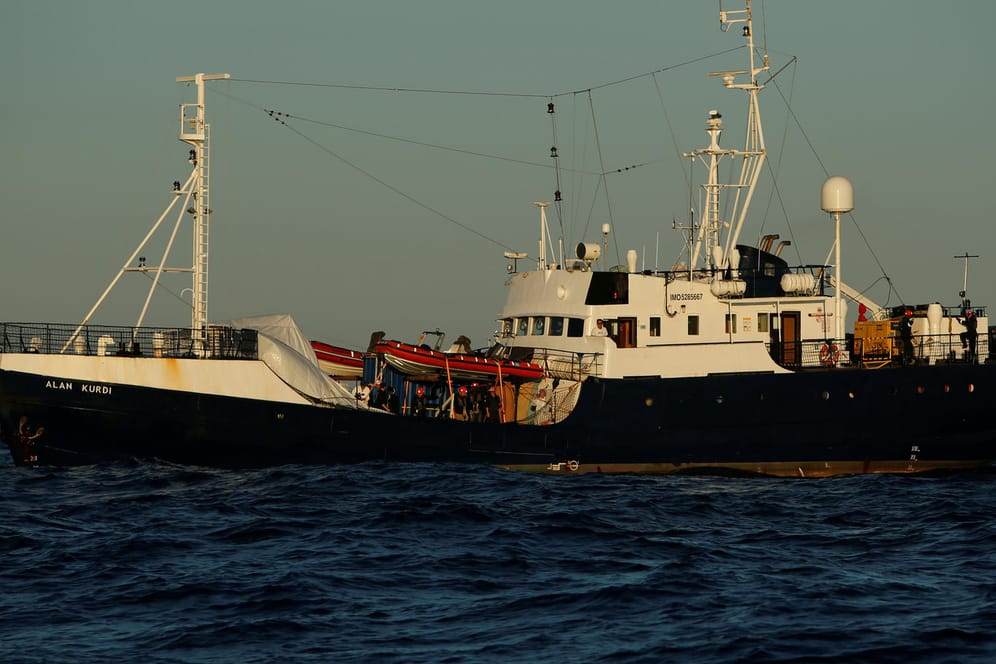 Das Rettungsschiff "Alan Kurdi": Die Seenotretter ist zurück vor der Küste Libyens.