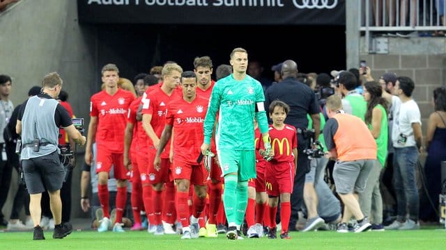 Nach den Berichten über ausstehende Einkäufte steht beim FC Bayern der Fußball wieder im Fokus. Nach den Berichten über ausstehende Einkäufte steht beim FC Bayern der Fußball wieder im Fokus.