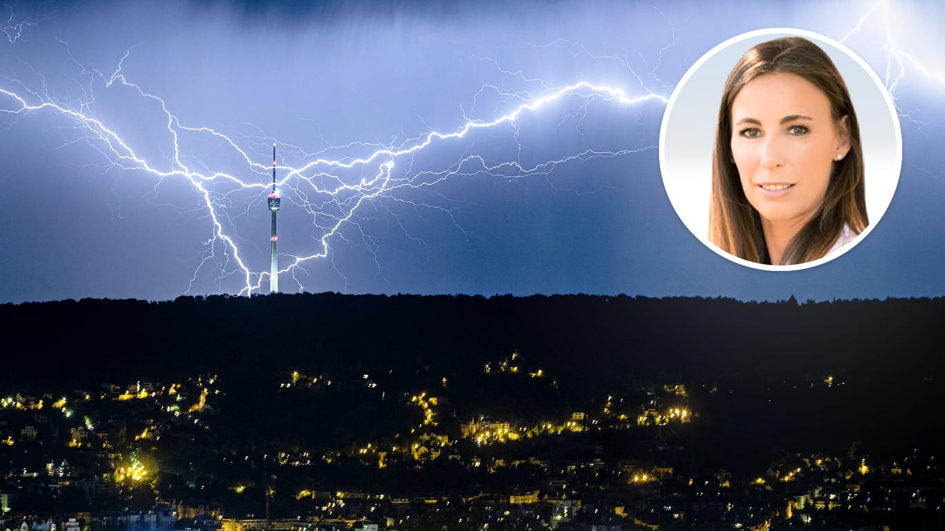 Stuttgart: Blitze zucken nachts am Horizont und schlagen nahe des Fernsehturms ein. Die genaue Vorhersage von Gewittern ist jedoch schwierig.