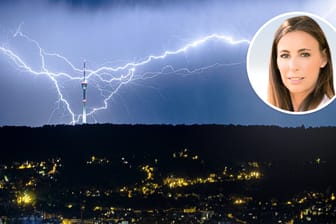 Stuttgart: Blitze zucken nachts am Horizont und schlagen nahe des Fernsehturms ein. Die genaue Vorhersage von Gewittern ist jedoch schwierig.