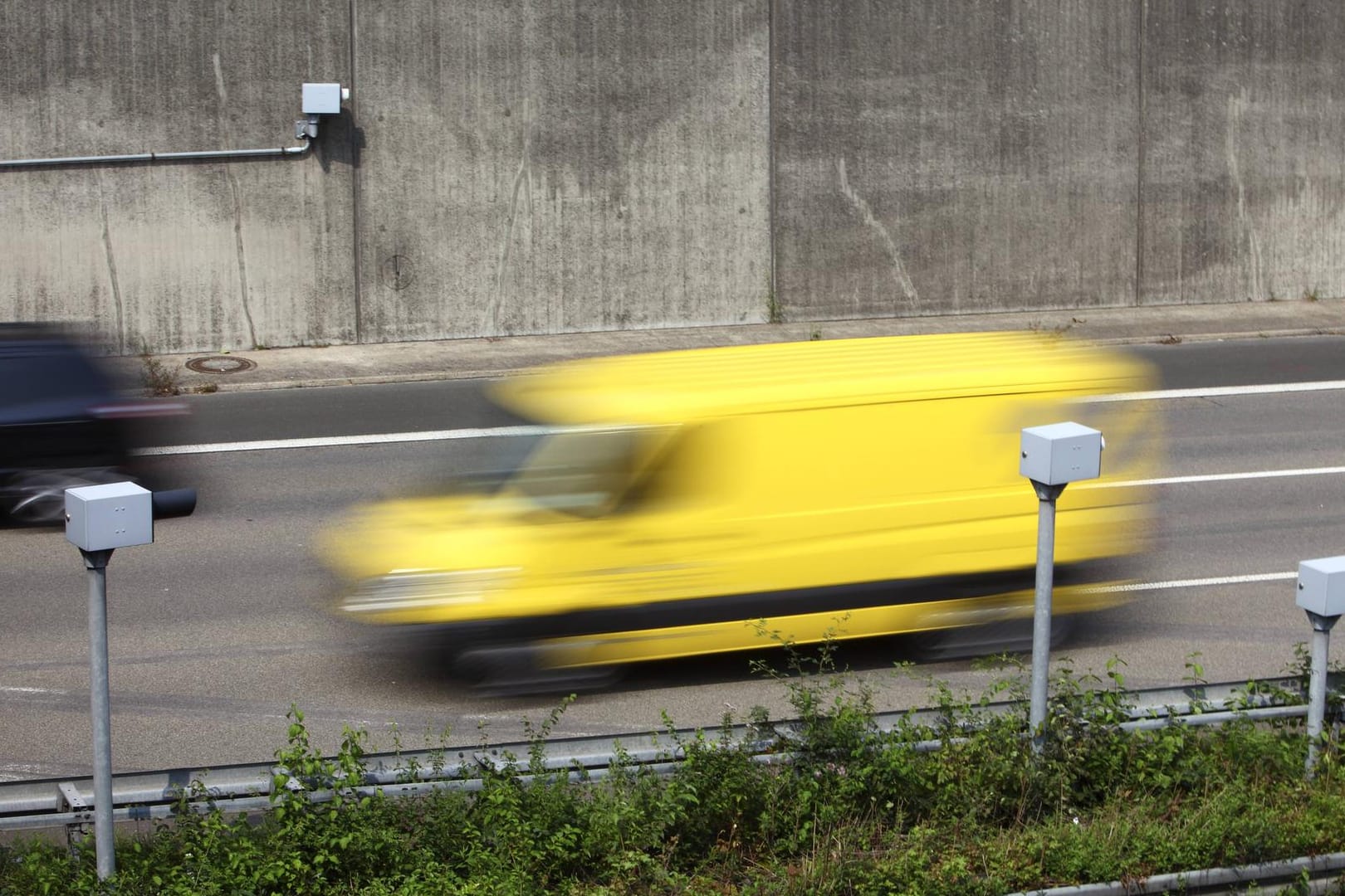 Autobahnverkehr: Auf der A3 haben sich mehrere Autofahrer ein Rennen geliefert. (Symbolbild)