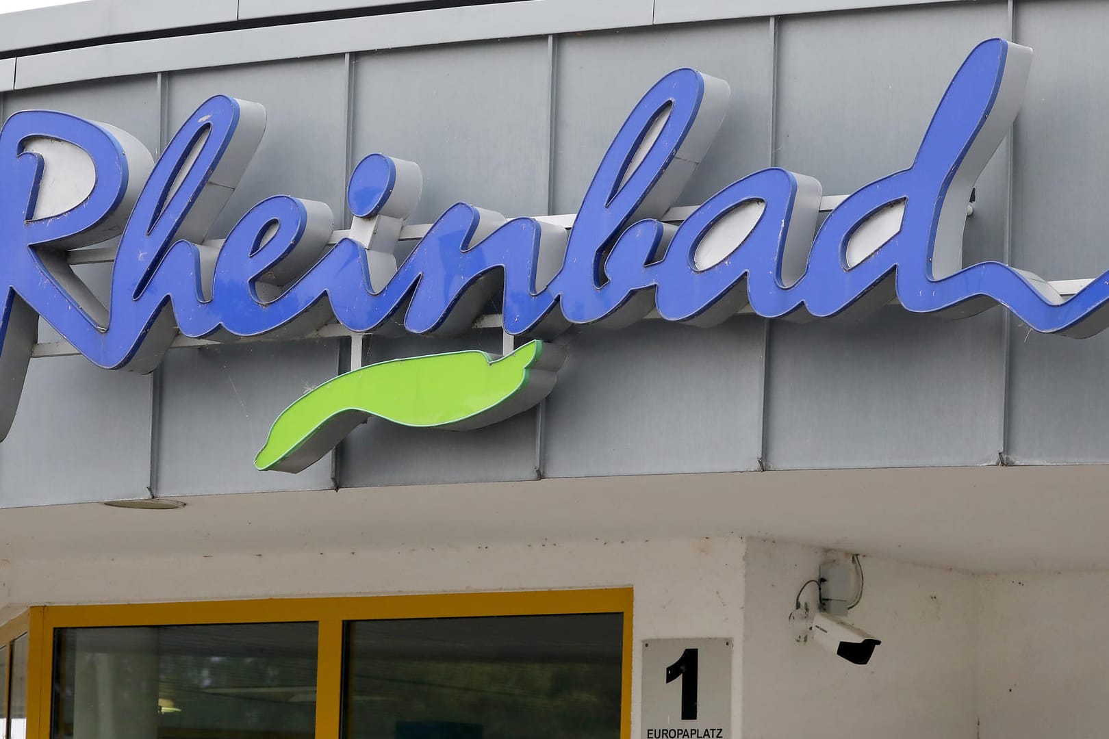 Düsseldorfer Rheinbad: Oberbürgermeister Geisel will den Badegästen mehr Sicherheit bieten.