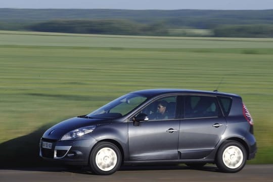 Viel Platz für Passagiere und Gepäck: Der kompakte Van Renault Scénic (2009 bis 2016).