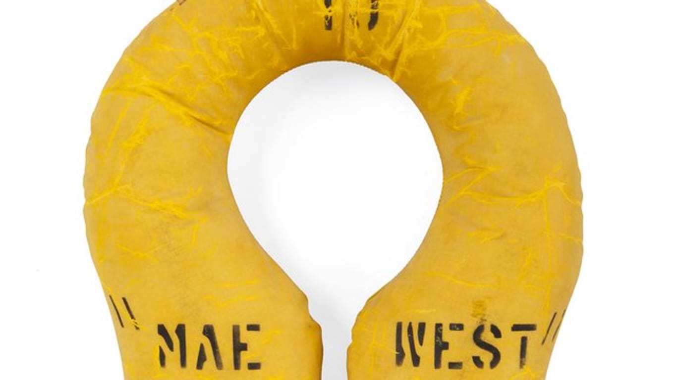 Im Zweiten Weltkrieg wuren die Schwimmwesten der US-Marine auf den Namen Mae West getauft.