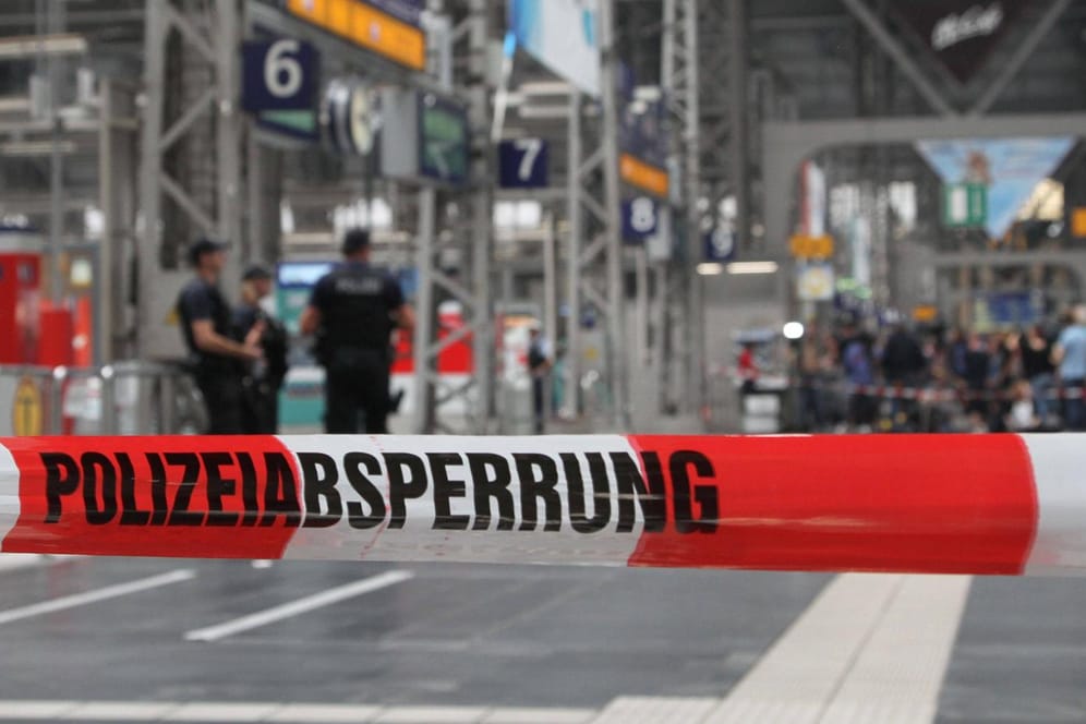 Absperrband im Frankfurter Hauptbahnhof: Die Polizei warnt vor Nachahmungstätern.