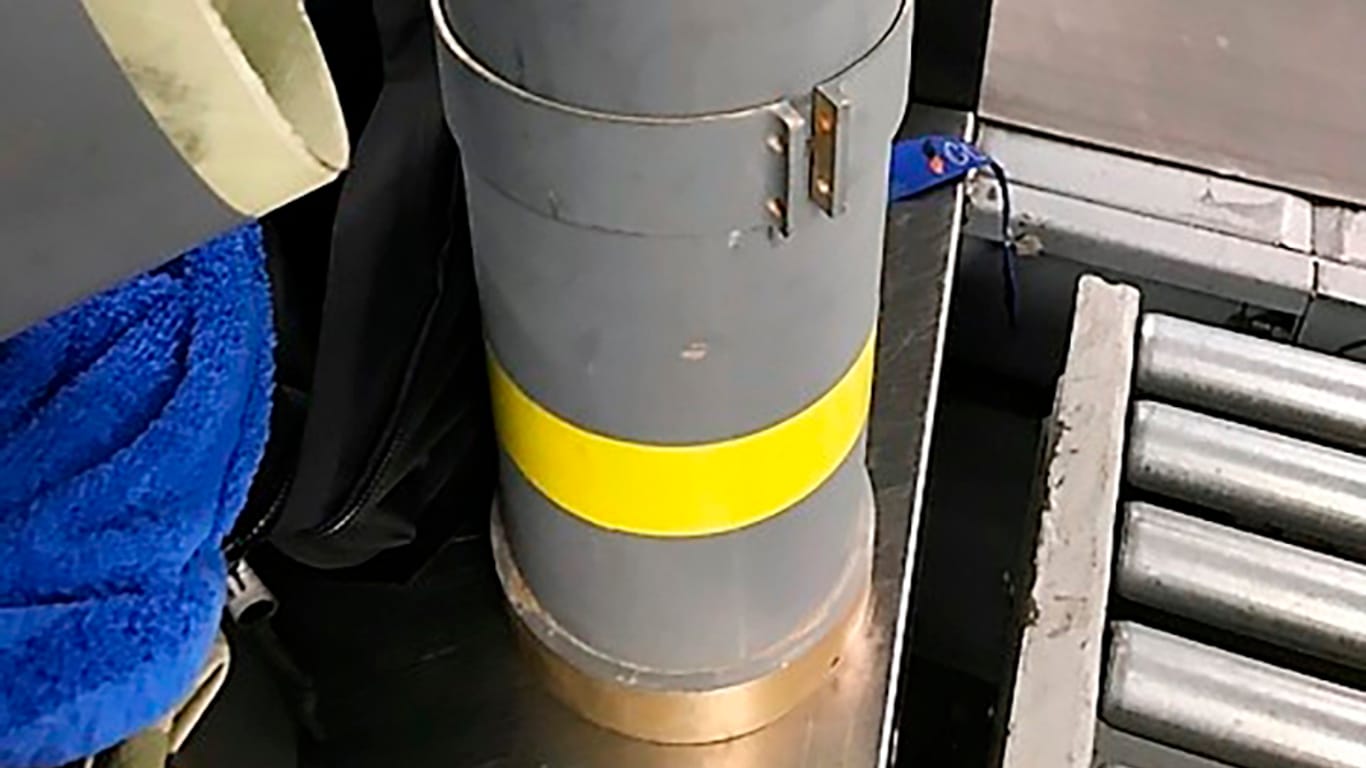 Nicht intakt, aber trotzdem verboten: Diesen Raketenwerfer haben Beamte am Flughafen von Baltimore sichergestellt.