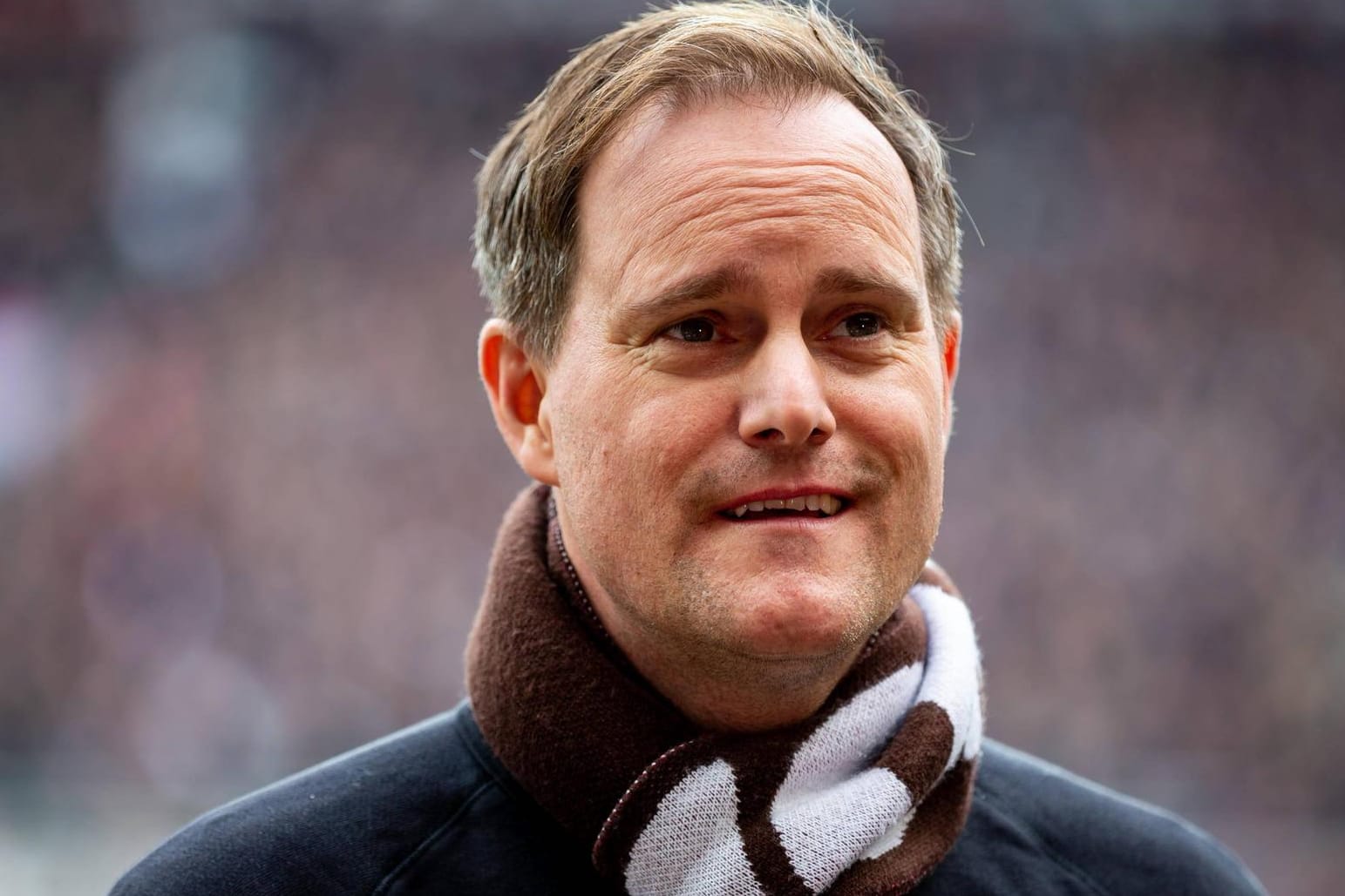 Oke Göttlich stellt sich hinter Trainer Jos Luhukay.