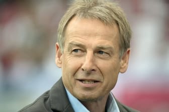 Jürgen Klinsmann liebäugelt mit einer Position bei seinem krisengeschüttelten Herzensverein VfB Stuttgart.