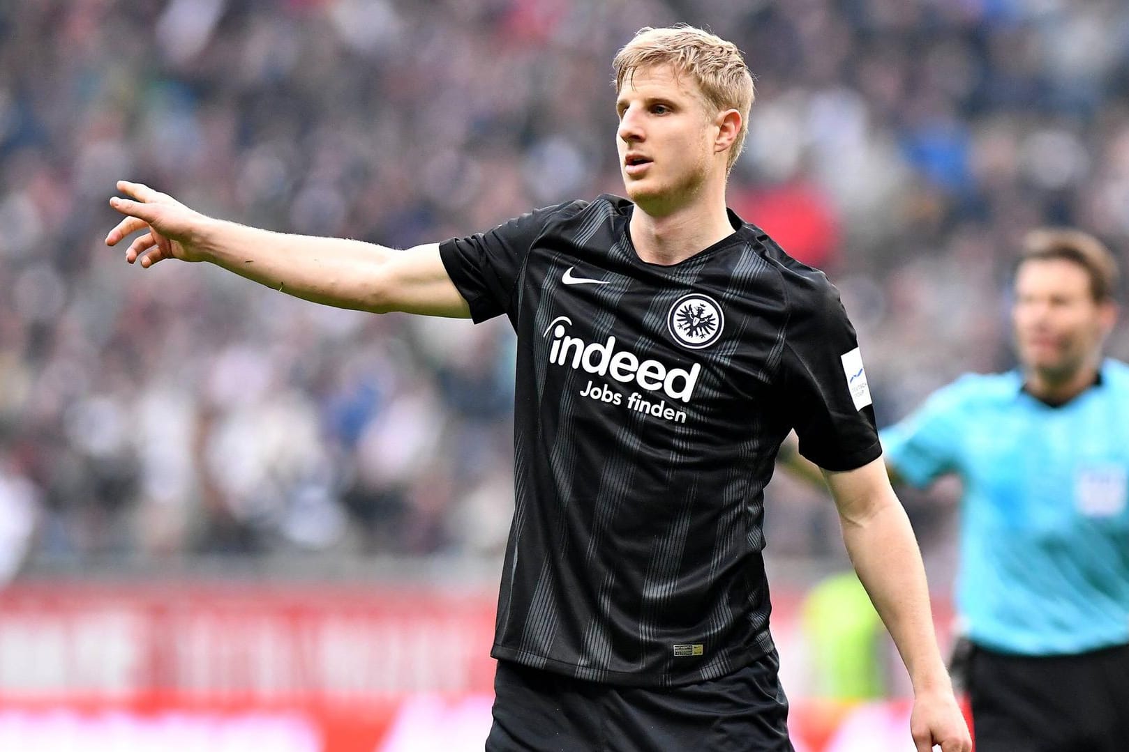 Martin Hinteregger wird auch in der kommenden Saison für Eintracht Frankfurt auflaufen.