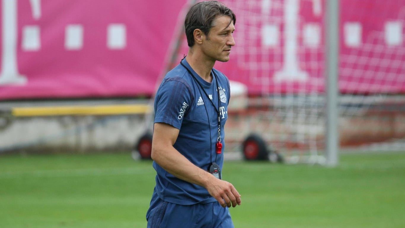 Schreckmoment im Training: Bayern-Coach Niko Kovac.