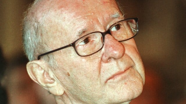 Der Schriftsteller Werner Heiduczek im Jahr 2001 in Leipzig.