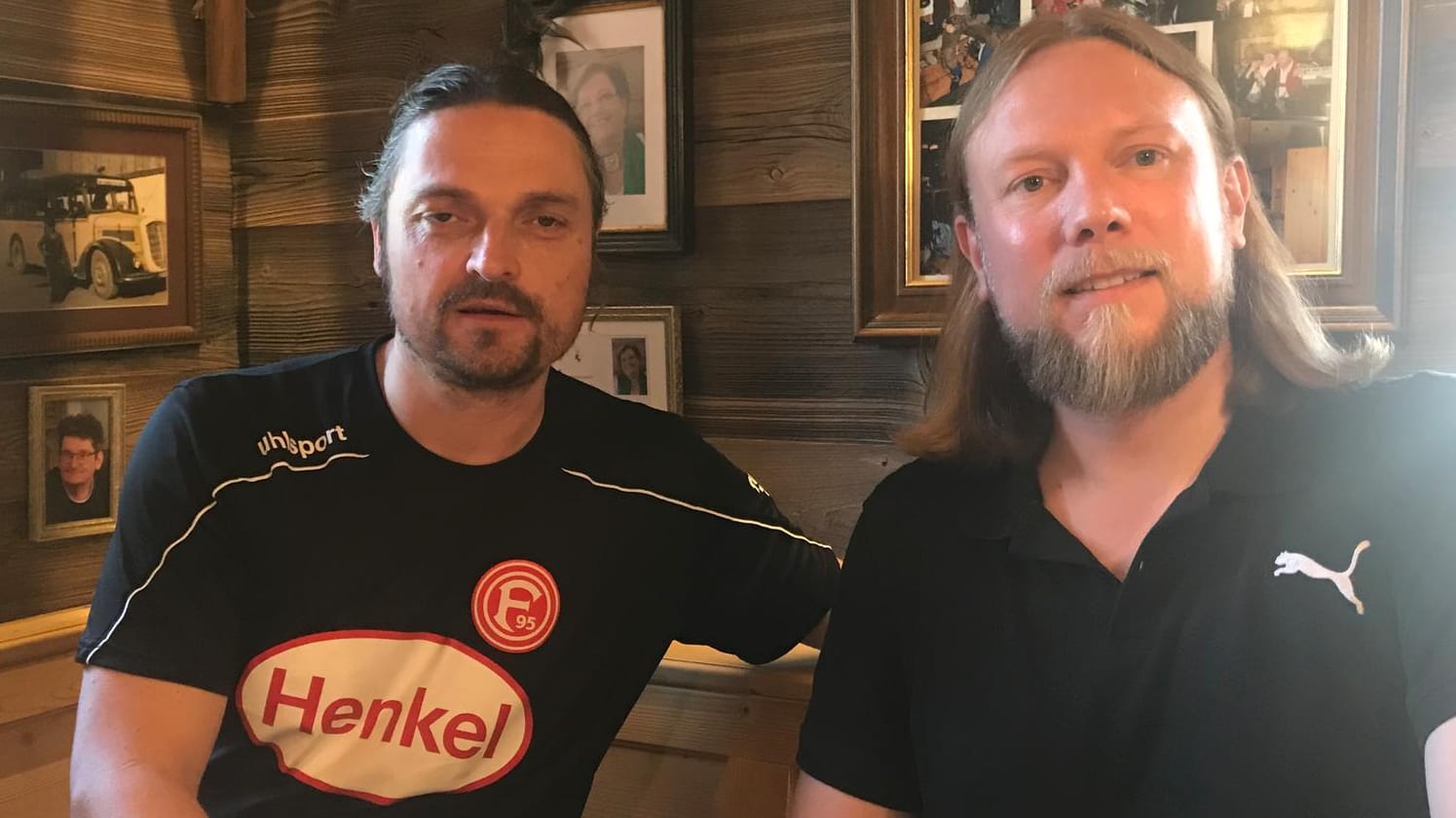 Düsseldorfs Sportvorstand Lutz Pfannenstiel (l.) traf t-online.de-Sportredakteur Alexander Kohne im Mannschaftshotel der Düsseldorfer in Maria Alm.