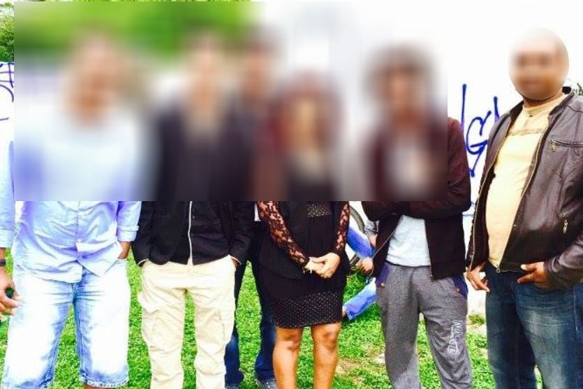 Habte A. (r.) in Wädenswil im Kreis von Landsleuten. Am Bahnhof habe man sich manchmal getroffen, sagte einer dem "Blick". Aber seit einem halben Jahr habe man nichts mehr von ihm gesehen.