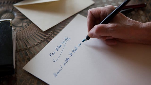 Wer ein Testament schreibt, sollte versuchen, alles zu bedenken. Wer ein Testament schreibt, sollte versuchen, alles zu bedenken.