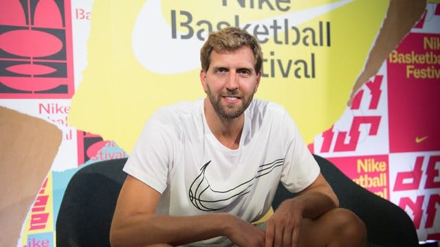 Dirk Nowitzki hält sich Tipps für Henrik Rödl zurück.