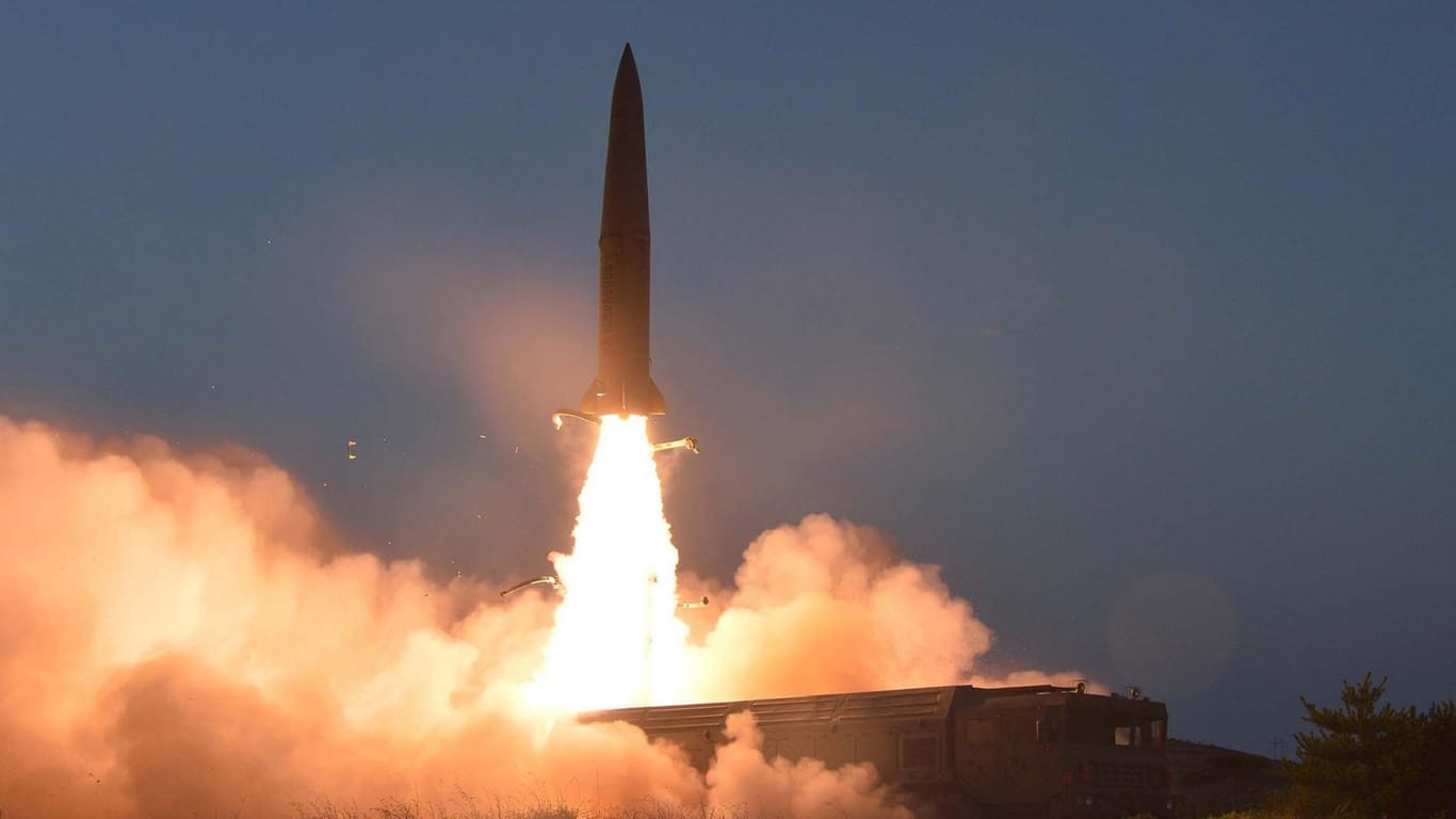 Bilder der nordkoreanischen Staatsmedien, die den Abschuss einer Rakete zeigen (Archiv): Schon wieder soll es einen neuen Raketentest von Pjöngjang gegeben haben