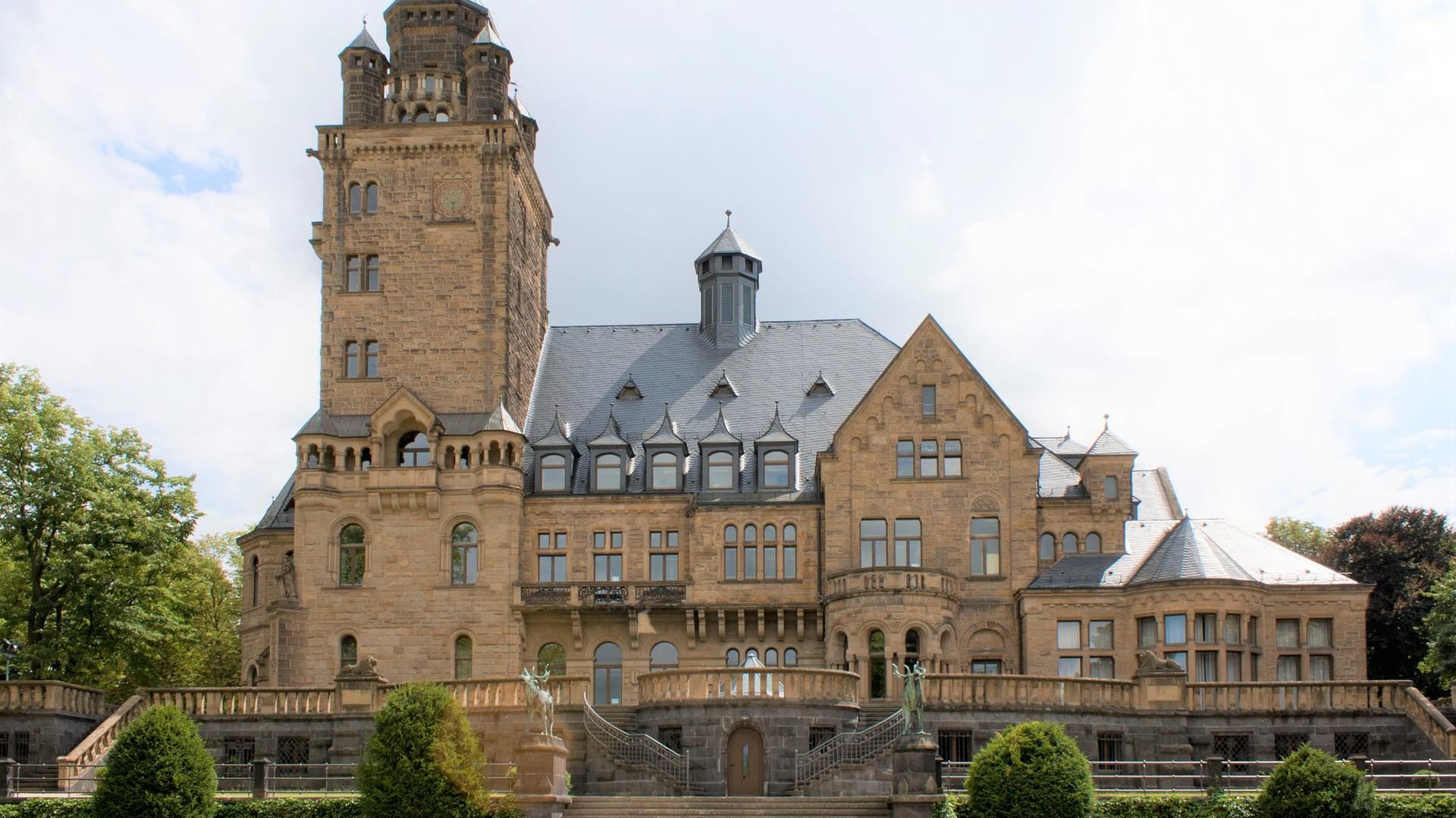 Schloss Waldthausen: Die repräsentative Villa befindet sich im Lennebergwald in Mainz und Budenheim.