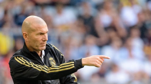 Plagt sich mit Personalsorgen und spielerischen Defiziten herum: Real-Trainer Zinedine Zidane. Plagt sich mit Personalsorgen und spielerischen Defiziten herum: Real-Trainer Zinedine Zidane.