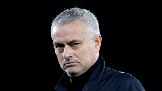 Der derzeit Joblose Startrainer José Mourinho lernt zum Zeitvertreib Deutsch: "Das ist echt schwierig, Mann". Der derzeit Joblose Startrainer José Mourinho lernt zum Zeitvertreib Deutsch: "Das ist echt schwierig, Mann".