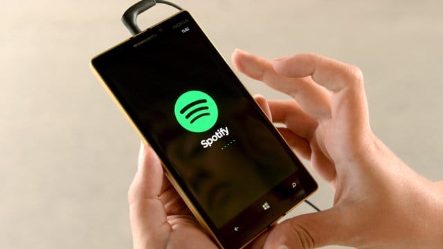 Spotify kann im Musikstreaming-Markt den Abstand zur Nummer zwei Apple weiter ausbauen. Spotify kann im Musikstreaming-Markt den Abstand zur Nummer zwei Apple weiter ausbauen.