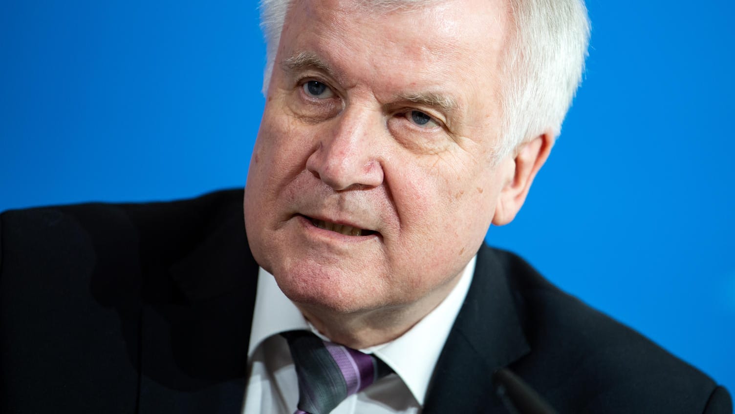 Bundesinnenminister Horst Seehofer: Er verspricht Konsequenzen, doch auch er ist machtlos gegen Taten wie in Frankfurt und Voerde.