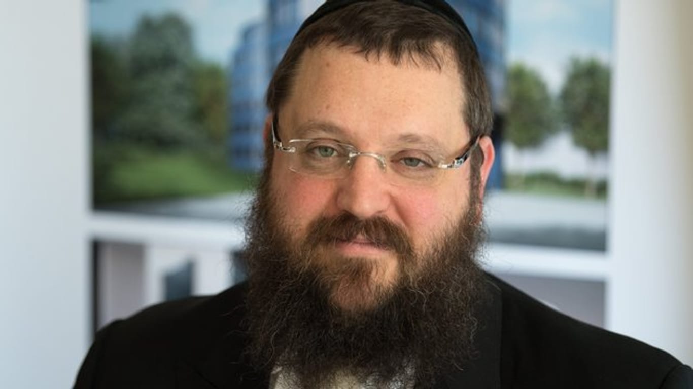 Rabbiner Yehuda Teichtal wurde von zwei Männern auf Arabisch beschimpft und bespuckt.
