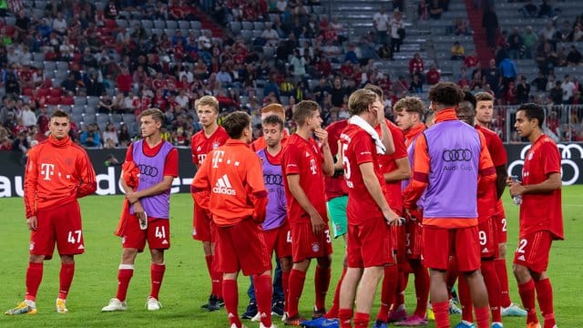 Die Spieler des FC Bayern konnten das Elfmeterschießen gegen Tottenham nicht gewinnen. Die Spieler des FC Bayern konnten das Elfmeterschießen gegen Tottenham nicht gewinnen.