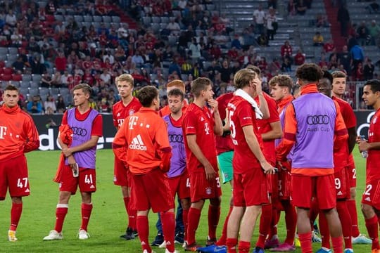 Die Spieler des FC Bayern konnten das Elfmeterschießen gegen Tottenham nicht gewinnen.