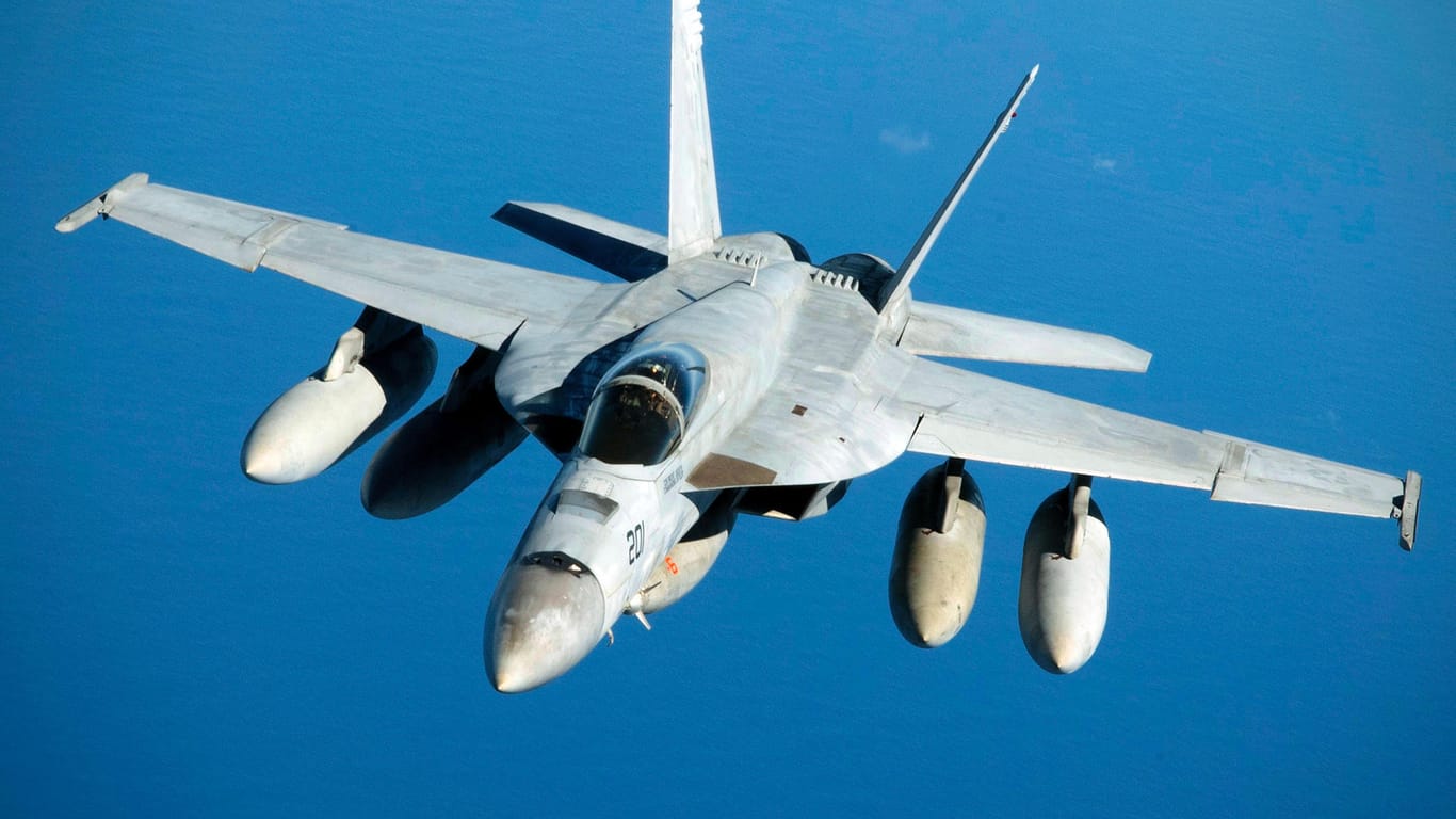 US-Kampfjet des Typs F/A-18 Super Hornet: Ein solcher US-Militärjet ist ist in einem Wüstengebiet in Kalifornien abgestürzt. (Symbolbild)