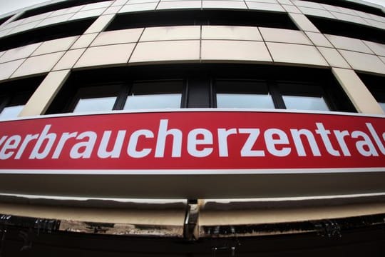 Die Verbraucherzentrale warnt vor unseriösen Schneeballsystemen in den Sozialen Netzwerken. Die Verbraucherzentrale warnt vor unseriösen Schneeballsystemen in den Sozialen Netzwerken.