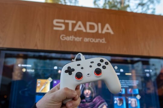 Ein Controller für Googles Spieledienst Stadia ist am Rande der Entwicklerkonferenz Google I/O zu sehen.