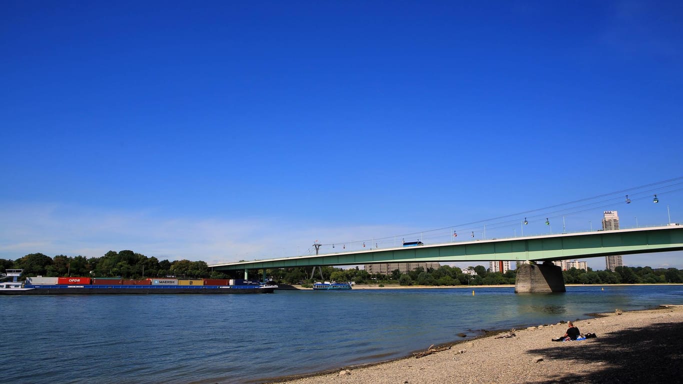Die Zoobrücke in Köln: Sie führt über den Rhein und ist super zum Radfahren und Spazieren.