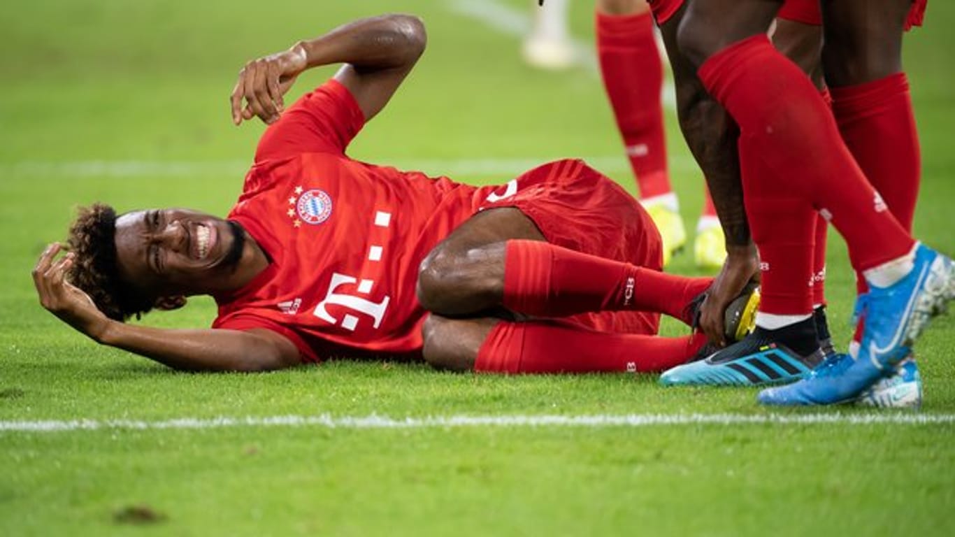 Bayern Münchens Kingsley Coman hat sich eine Knieprellung zugezogen.