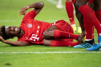 Bayern Münchens Kingsley Coman hat sich eine Knieprellung zugezogen.