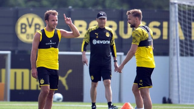 Hat wieder richtig Spaß beim BVB: Mario Götze (l).