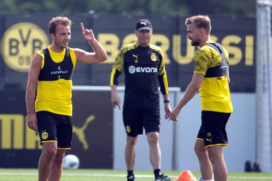 Hat wieder richtig Spaß beim BVB: Mario Götze (l).