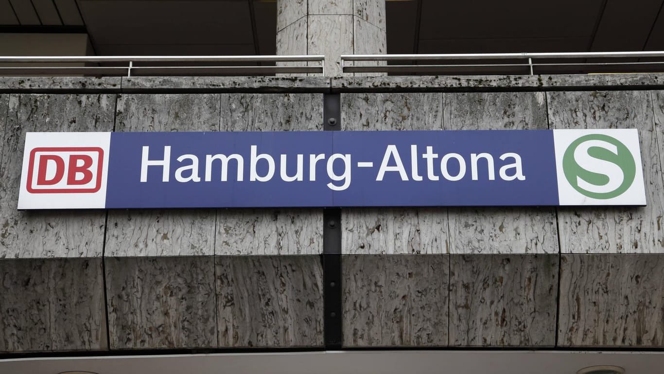 Bahnhof Hamburg-Altona: Rassistische Durchsage entsetzt Fahrgäste.