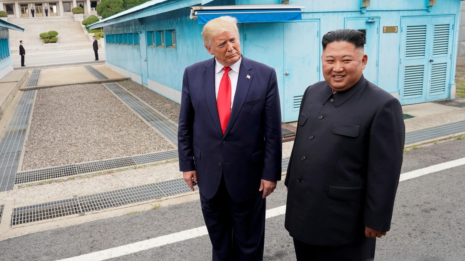US-Präsident Donald Trump trifft den nordkoreanischen Machthaber Kim Jong Un: Nordkorea hat erneut eine Rakete getestet. US-Präsident Donald Trump trifft den nordkoreanischen Machthaber Kim Jong Un: Nordkorea hat erneut eine Rakete getestet.