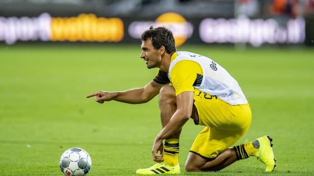 Trifft im Supercup auf seinen einstigen Teamkollegen: BVB-Rückkehrer Mats Hummels. Trifft im Supercup auf seinen einstigen Teamkollegen: BVB-Rückkehrer Mats Hummels.