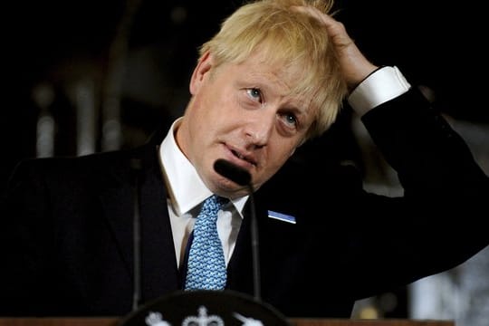 Boris Johnsons ohnehin schon knappe Mehrheit im Parlament ist nach einer Nachwahl auf eine einzige Stimme geschmolzen.
