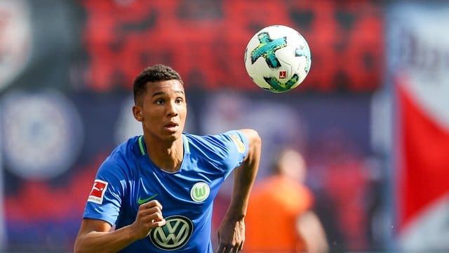 Soll vor dem Wechsel zum FC Augsburg stehen: Felix Uduokhai am Ball. Soll vor dem Wechsel zum FC Augsburg stehen: Felix Uduokhai am Ball.
