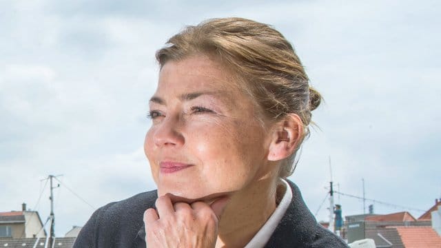 Claudia Schmutzler löst in der ARD-Serie "Rote Rosen" die bisherige Hauptdarstellerin G.