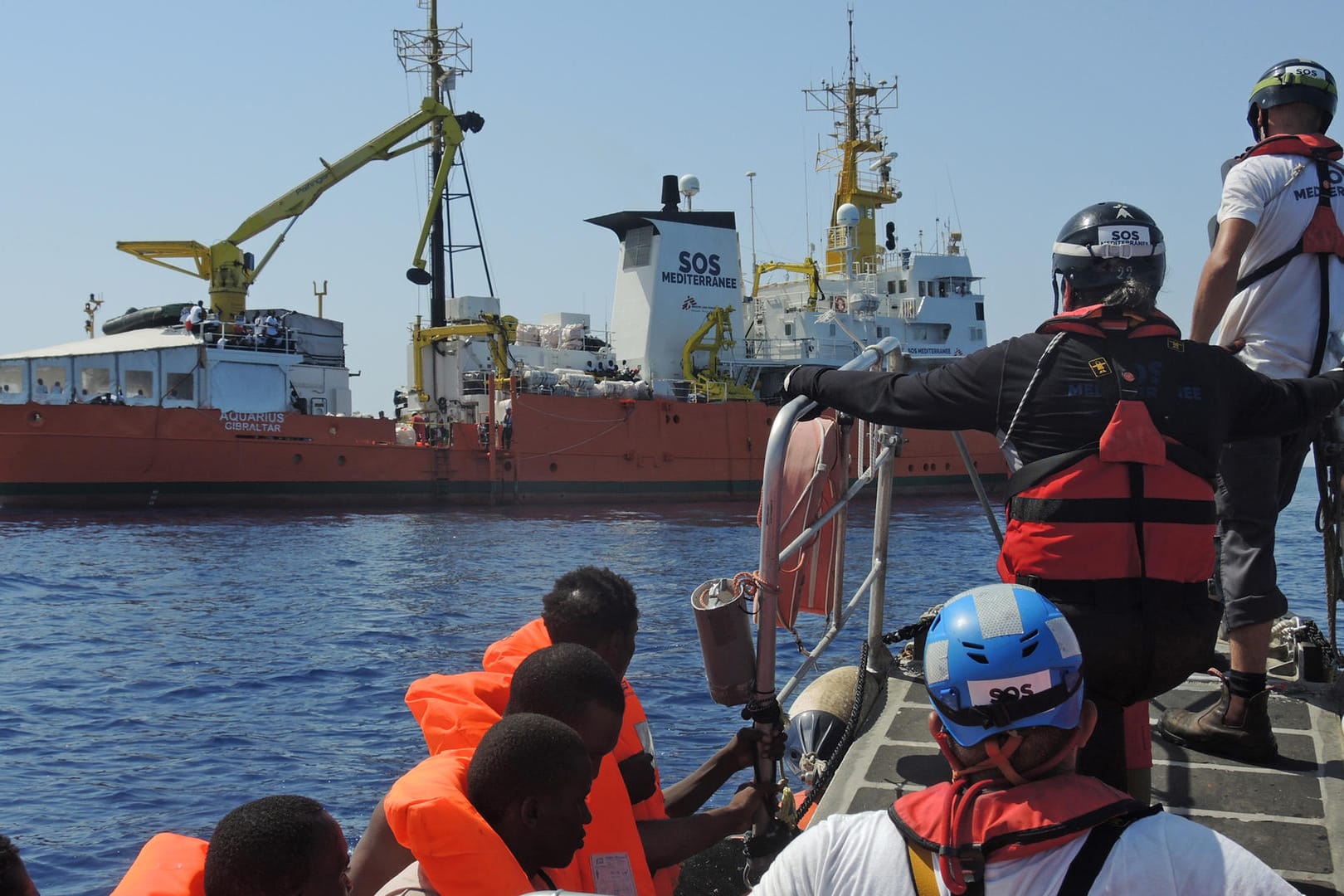 Seenotretter im Mittelmeer (Symbolfoto): Für zwei hochschwangere Frauen an Bord der "Open Arms" hat die Odyssee ein Ende gefunden.