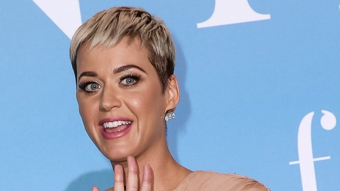 Katy Perry sowie fünf Mitarbeiter und die Plattenfirma sind zur Zahlung von knapp 2,8 Millionen Dollar (rund 2,5 Mio Euro) verurteilt worden.