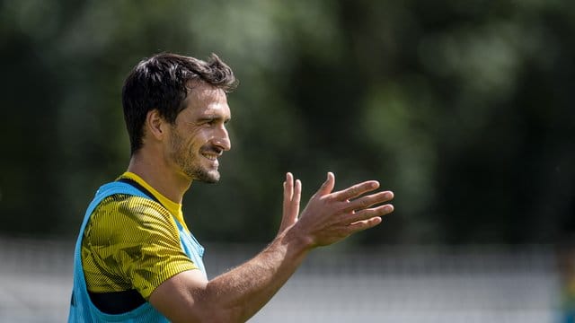 Sein Empfang durch die BVB-Fans wird mit Spannung erwartet: Rückkehrer Mats Hummels. Sein Empfang durch die BVB-Fans wird mit Spannung erwartet: Rückkehrer Mats Hummels.